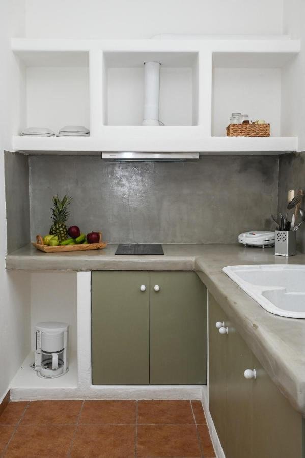 Navis Apartement interior in Triovasalos, Milos