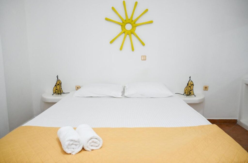 Navis Apartement interior in Triovasalos, Milos