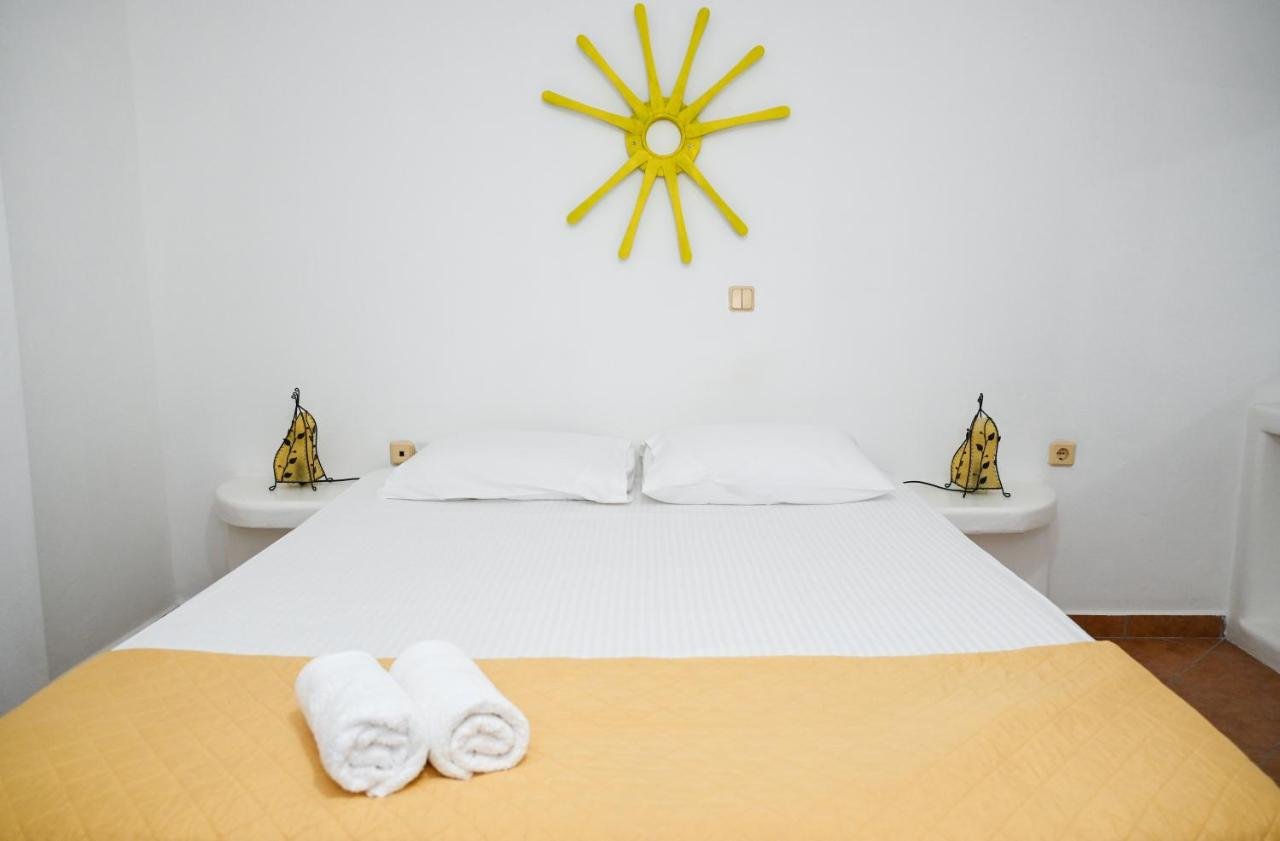 Navis Apartement interior in Triovasalos, Milos