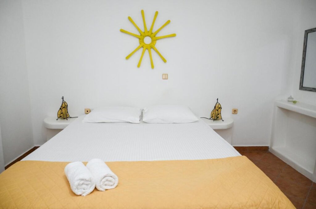 Navis Apartement interior in Triovasalos, Milos