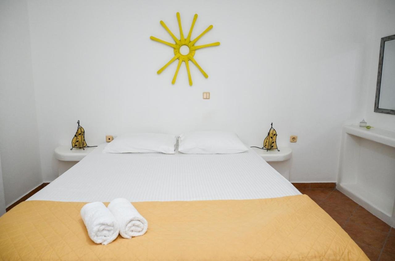 Navis Apartement interior in Triovasalos, Milos