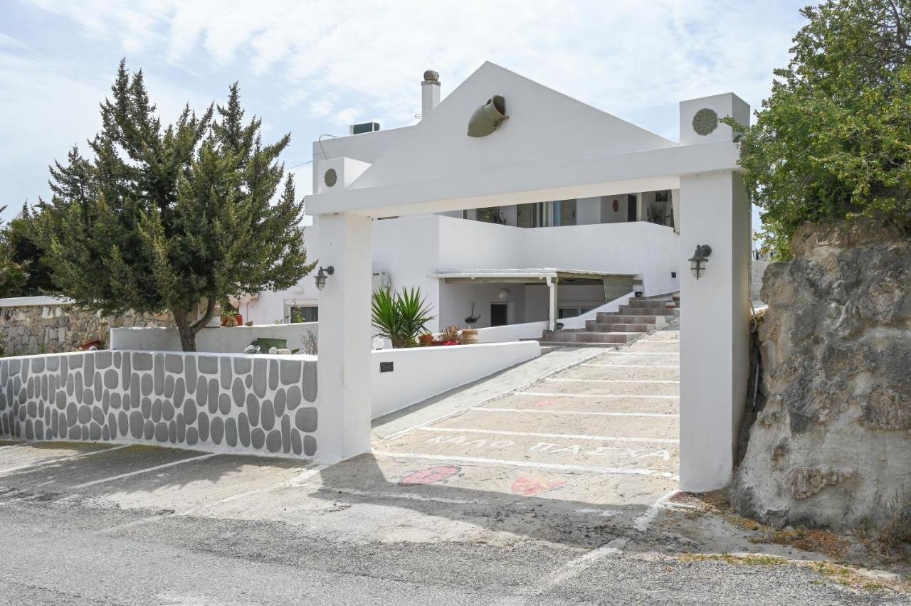 Navis Apartement interior in Triovasalos, Milos