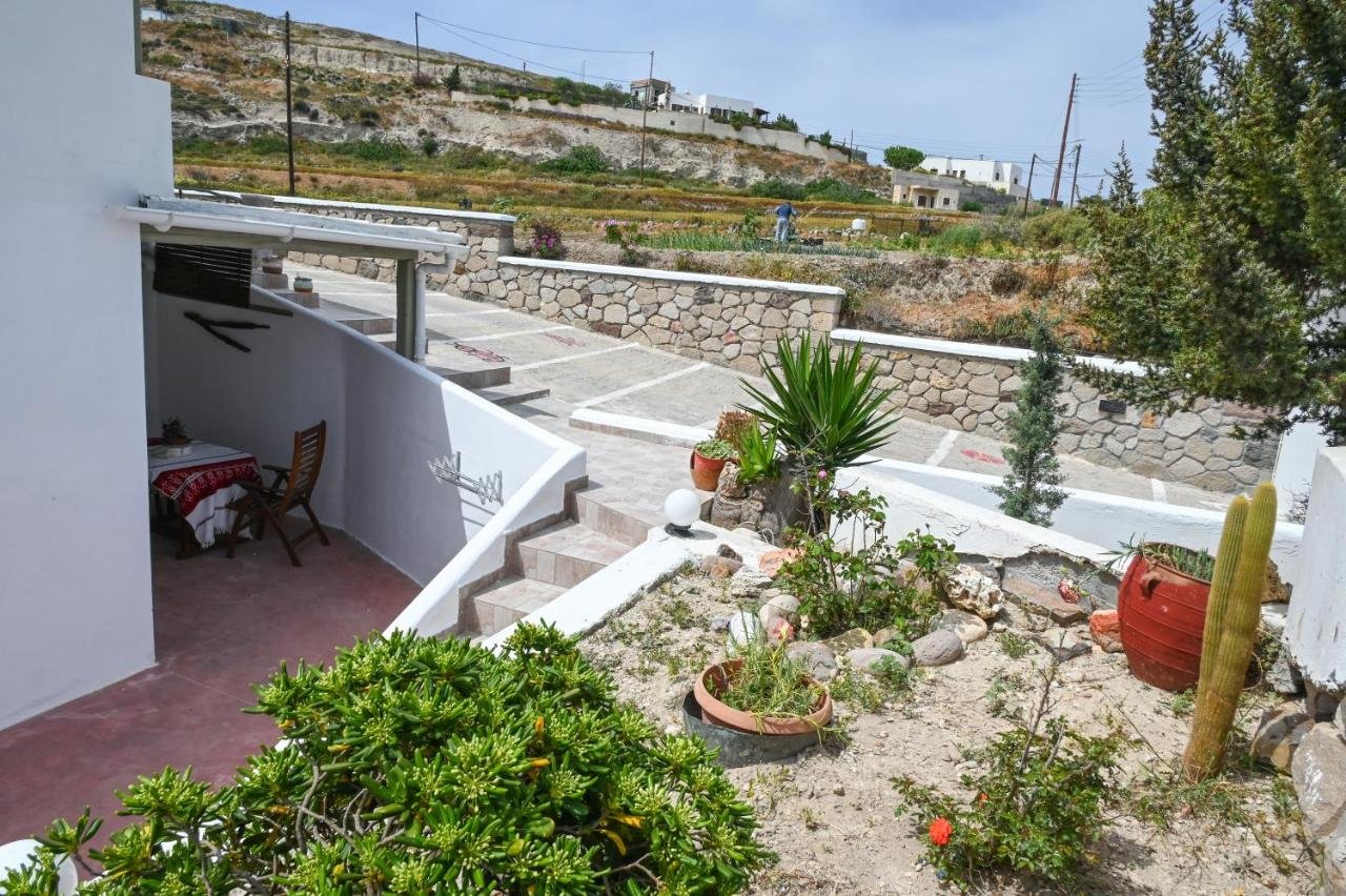 Navis Apartement interior in Triovasalos, Milos