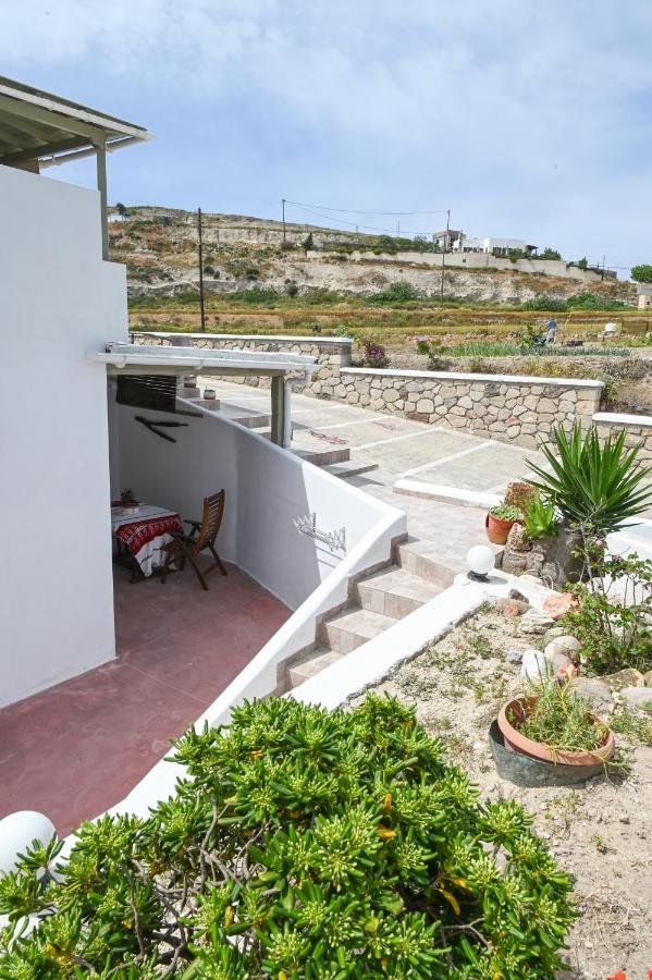 Navis Apartement interior in Triovasalos, Milos