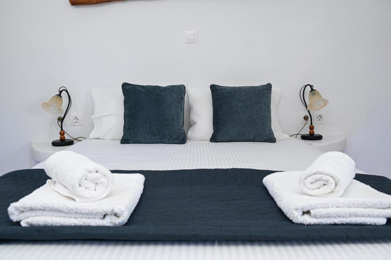 Navis Studio interior in Zefyria, Milos