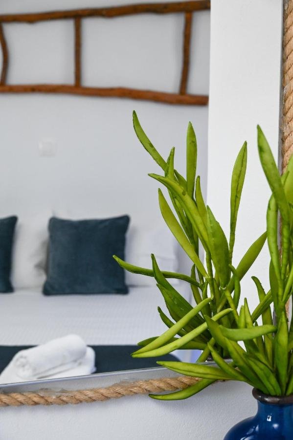 Navis Studio interior in Zefyria, Milos