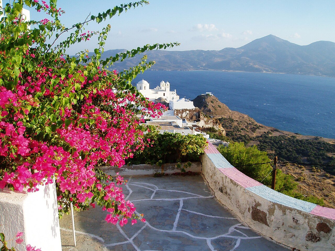 Plaka Milos 01